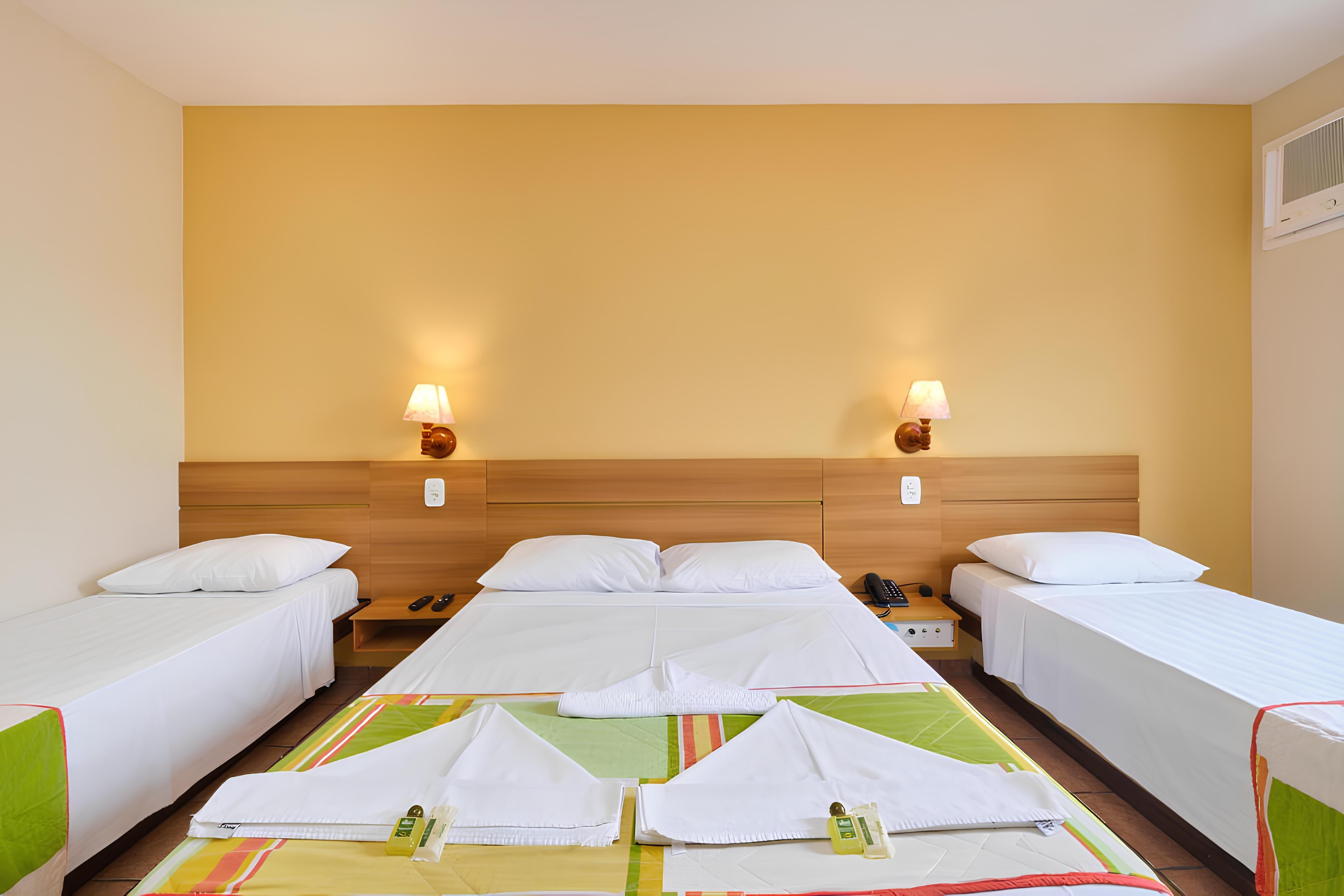 جناح سوبيريور رباعي بإطلالة على المسبح، Hotel Ponta das Toninhas 2/4