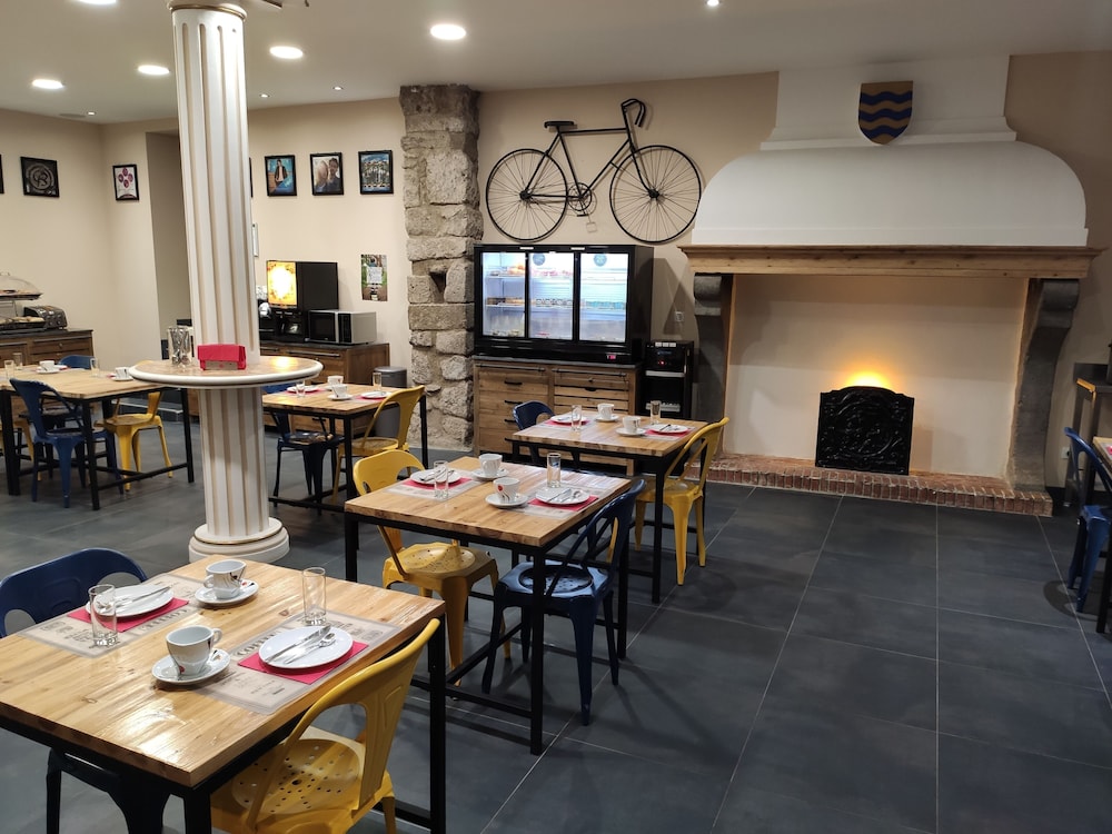 Logis Hotel Yseria - Historical Center 46/58