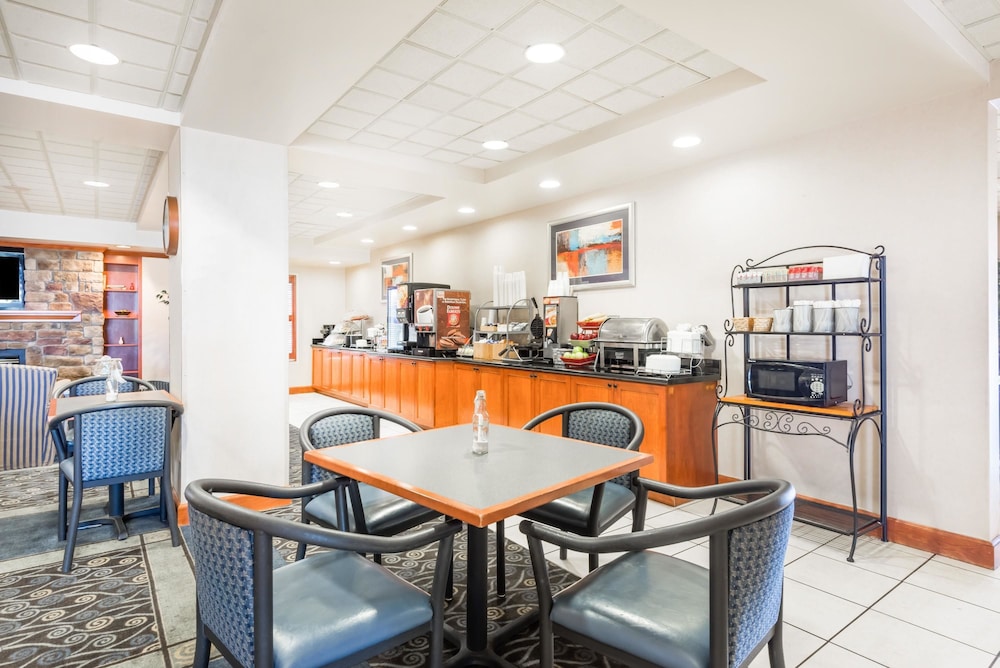 Wingate by Wyndham Erie 38/53