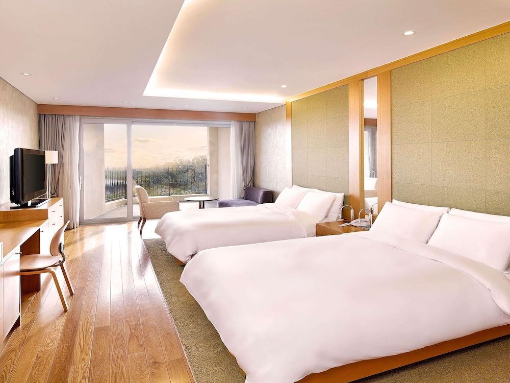 Mercure Ambassador Jeju 12/46