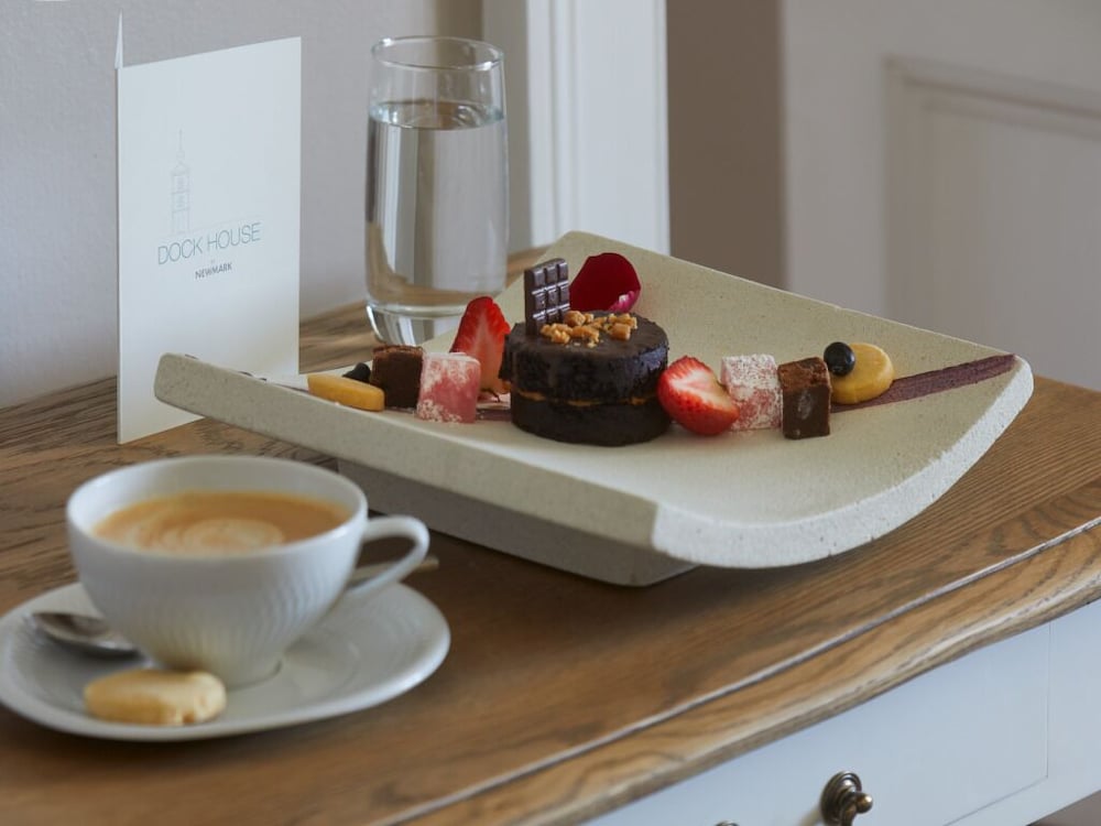 Dock House Boutique Hotel 33/49