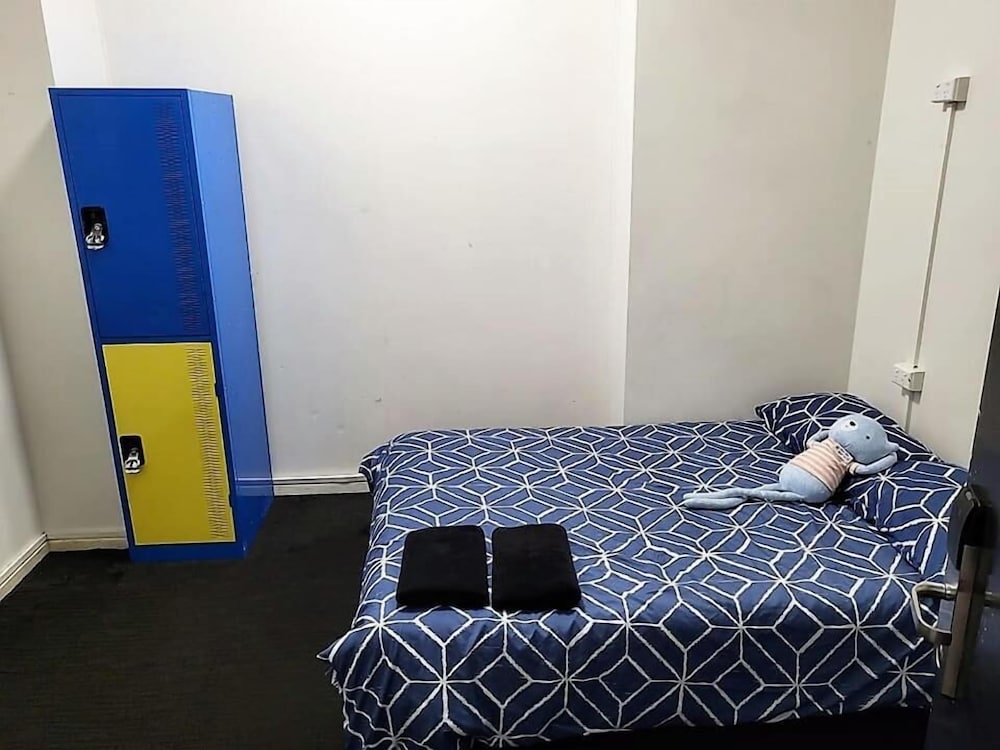 Summer House Brisbane Hostel 10/36