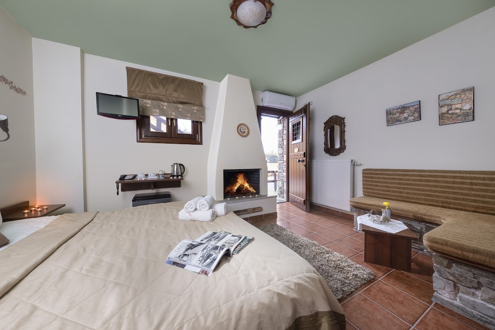 Petradi Hotel 24/75
