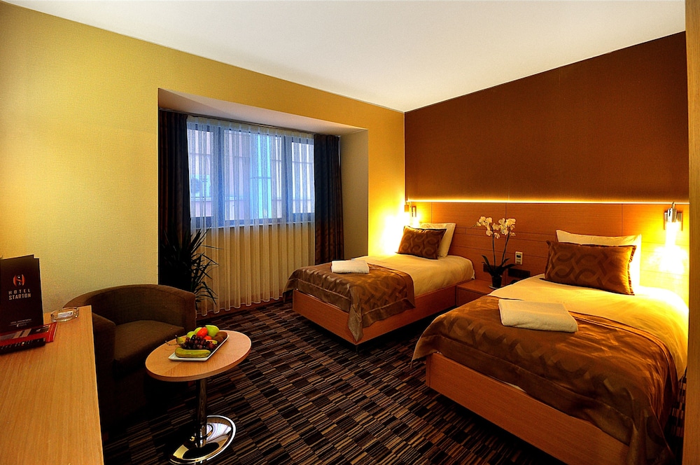 Starton Hotel 12/50