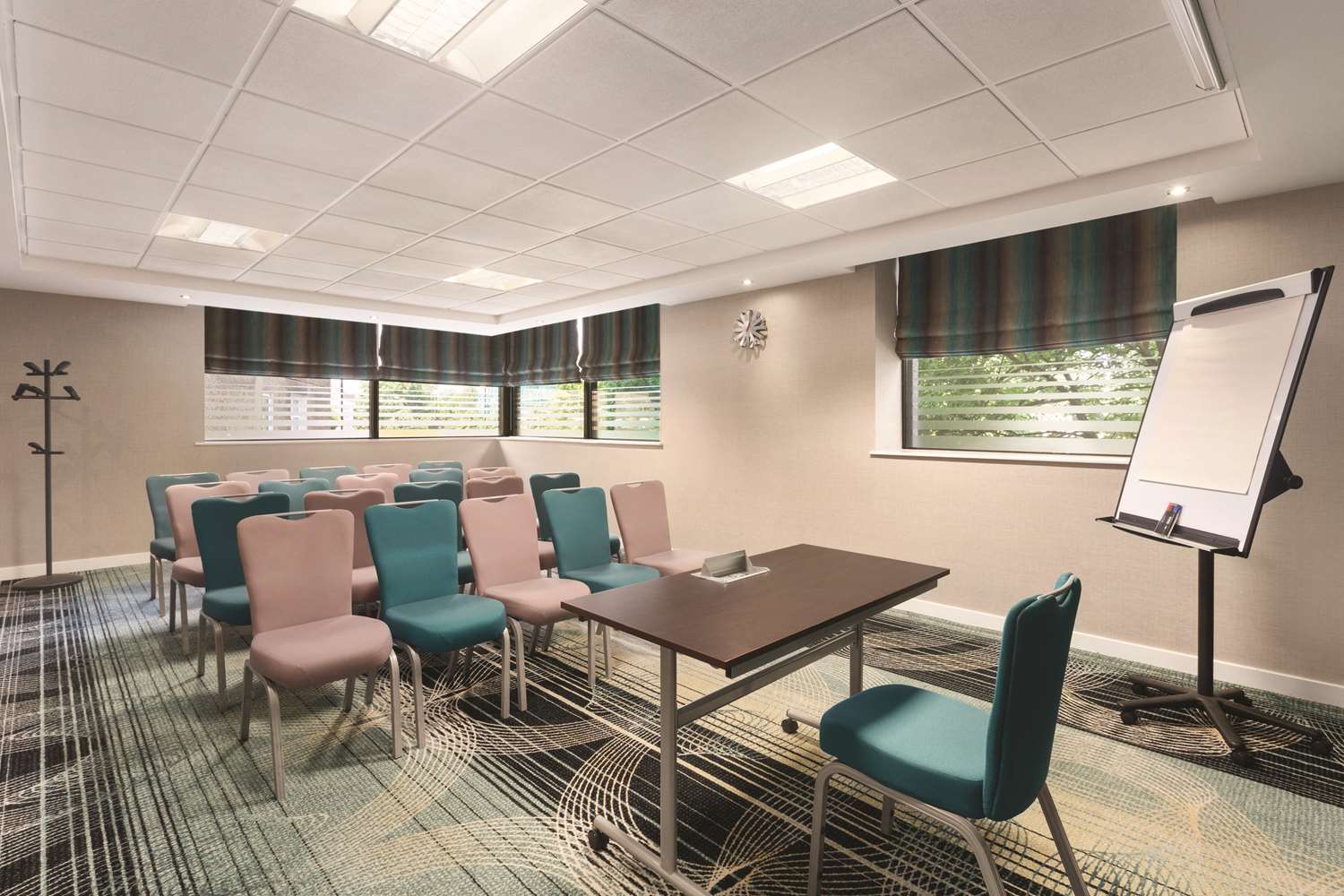 Ramada Hotel & Suites by Wyndham Coventry 33/38