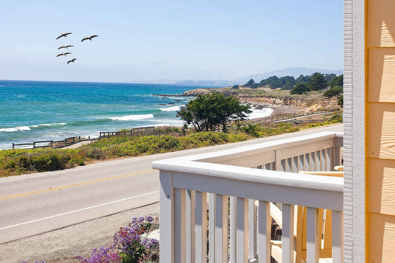Pelican Inn & Suites 4/38