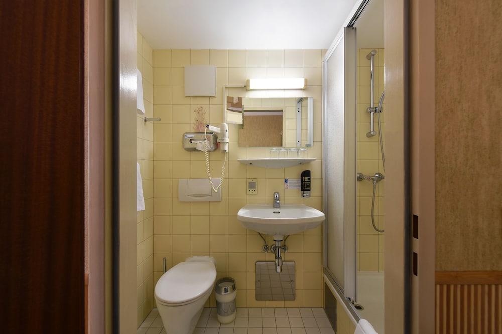 Hotel Pension Baronesse 39/45