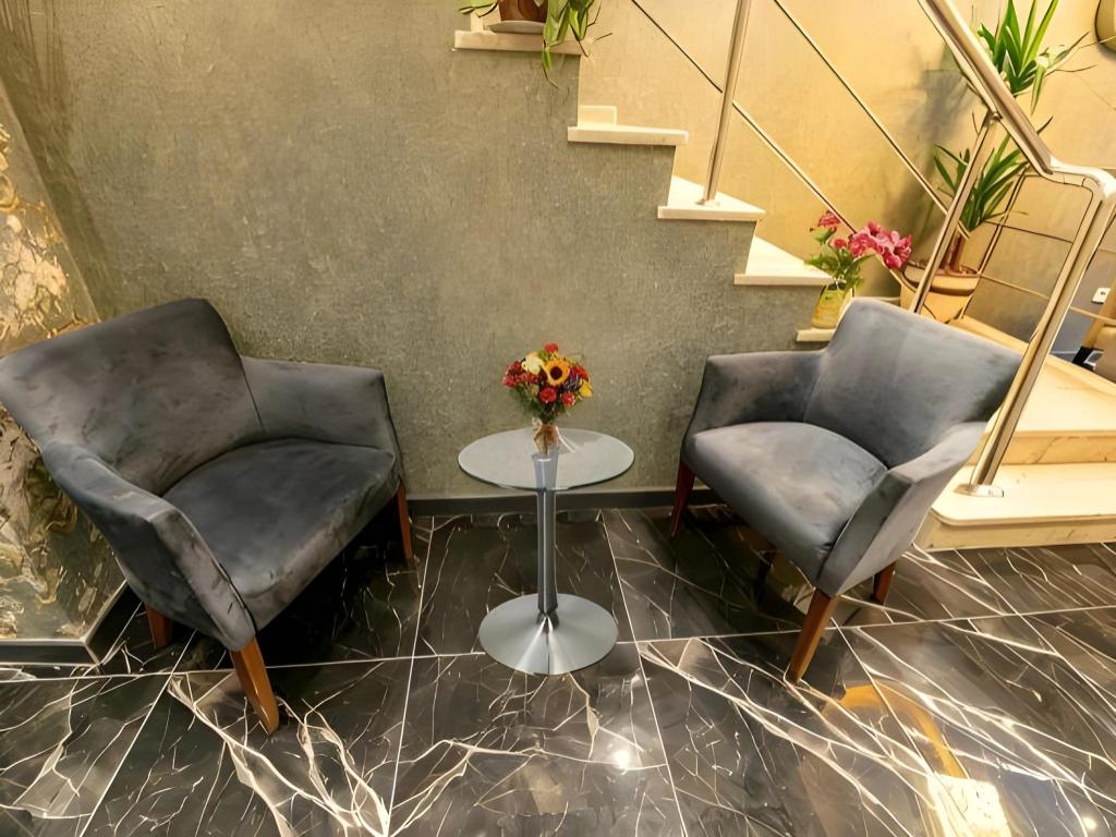 SOLO HOTEL 32/49