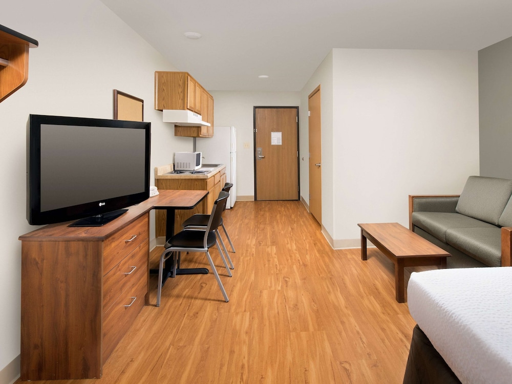 Extended Stay America Select Suites Phoenix North 32/52
