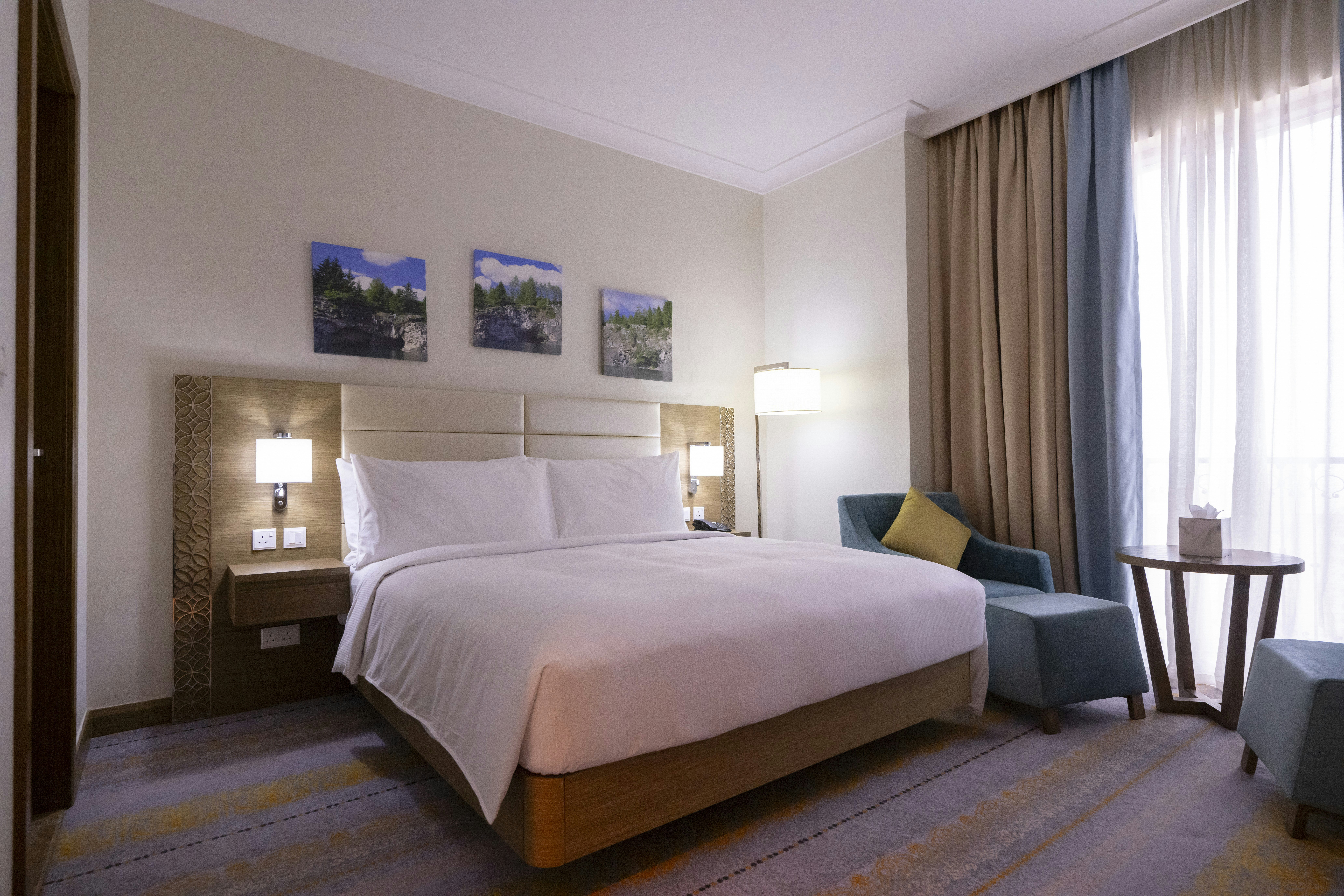 ROOM, KING BED