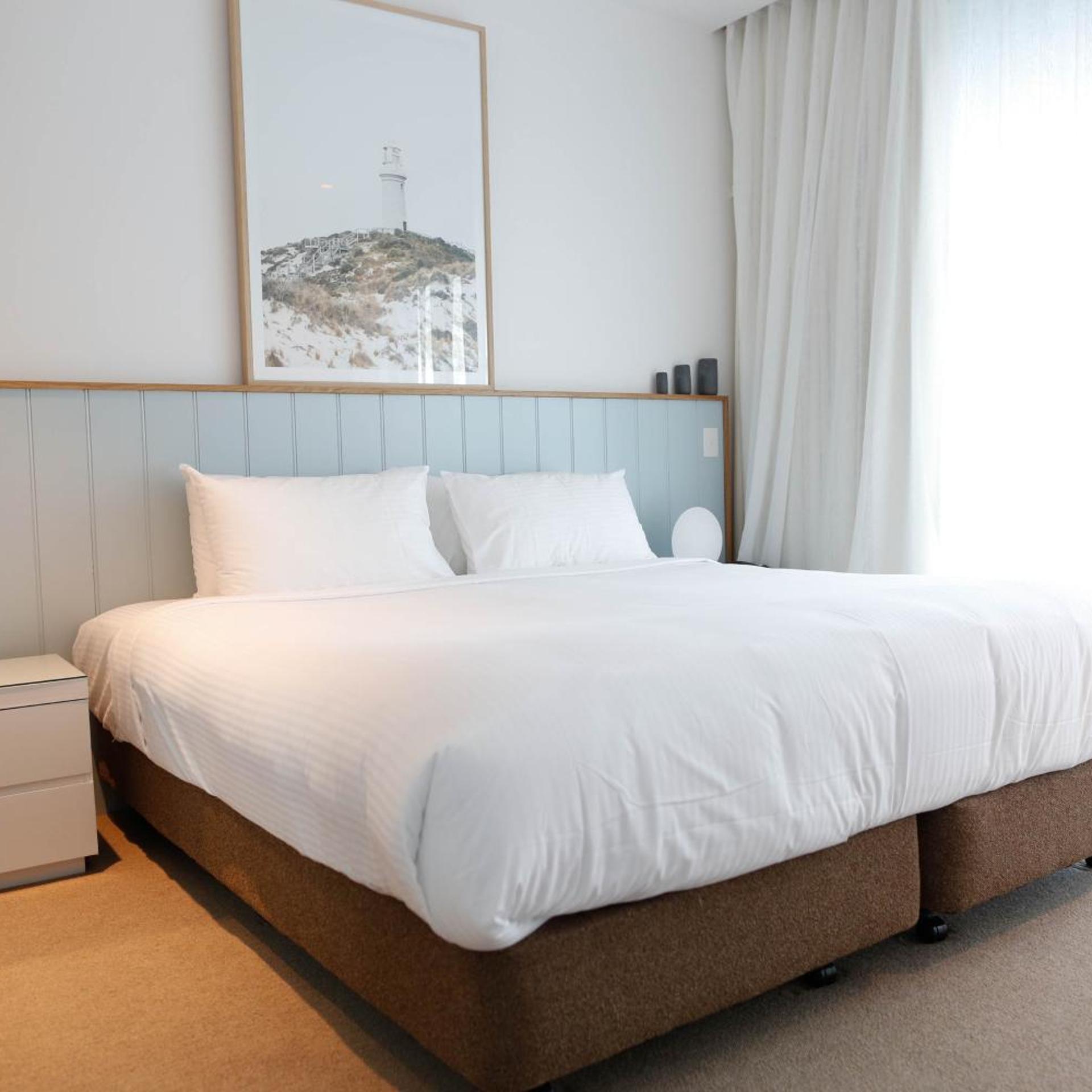 1 Bedroom, Suite, Urban View