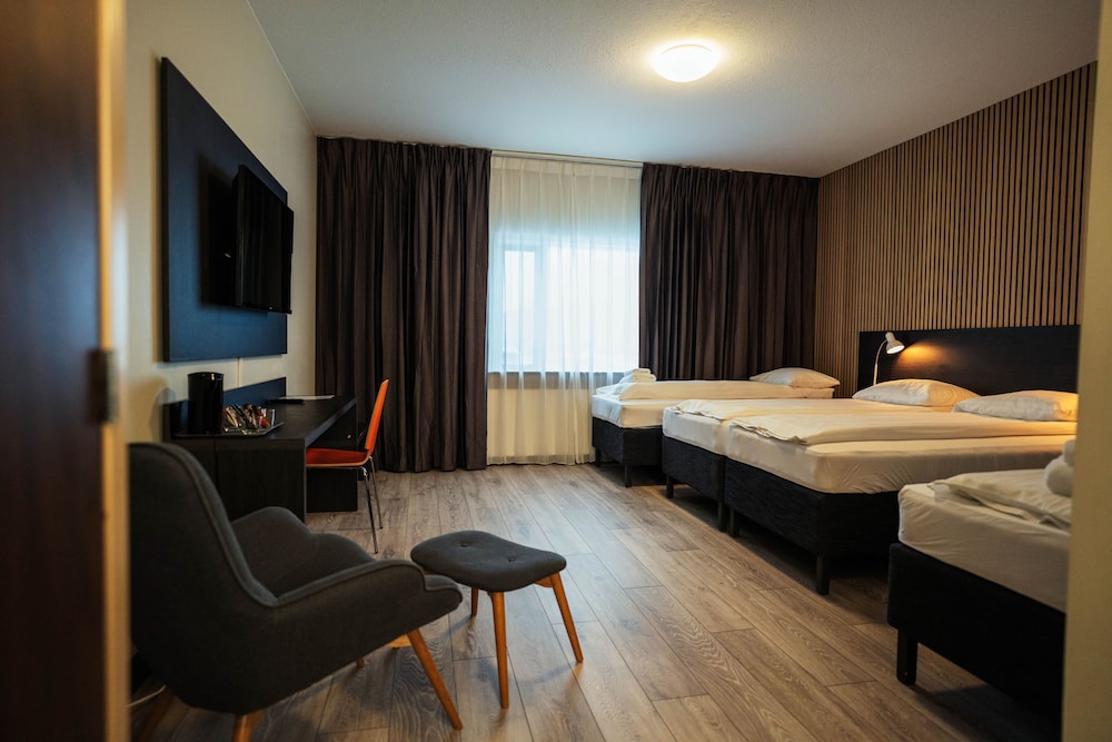 Konvin Hotel by Reykjavik Keflavik Airport 31/80