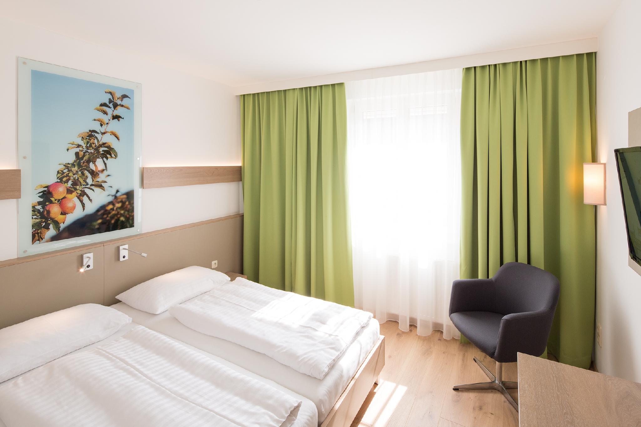Design, Executive, King Bed, Bathtub
