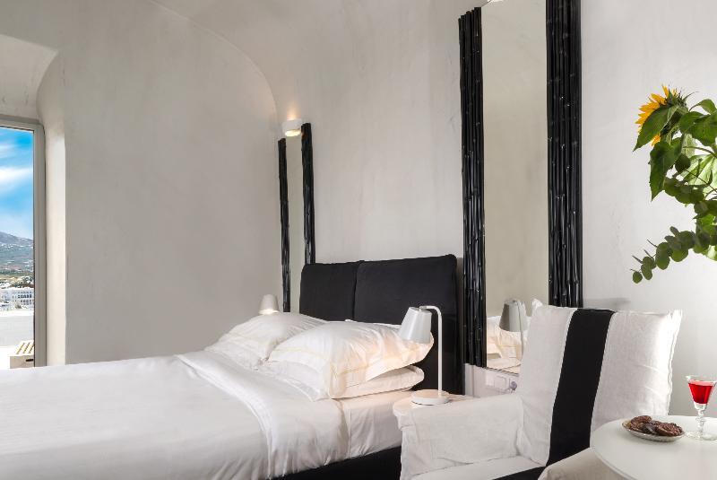 CAVE, EXECUTIVE, SUITE, JETTED TUB