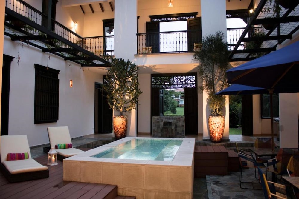 La Herencia Hotel 24/55