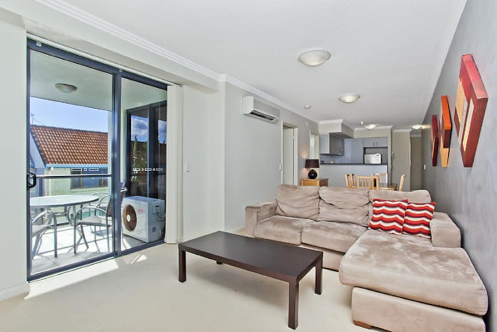 Aqualine Apartments 52/74