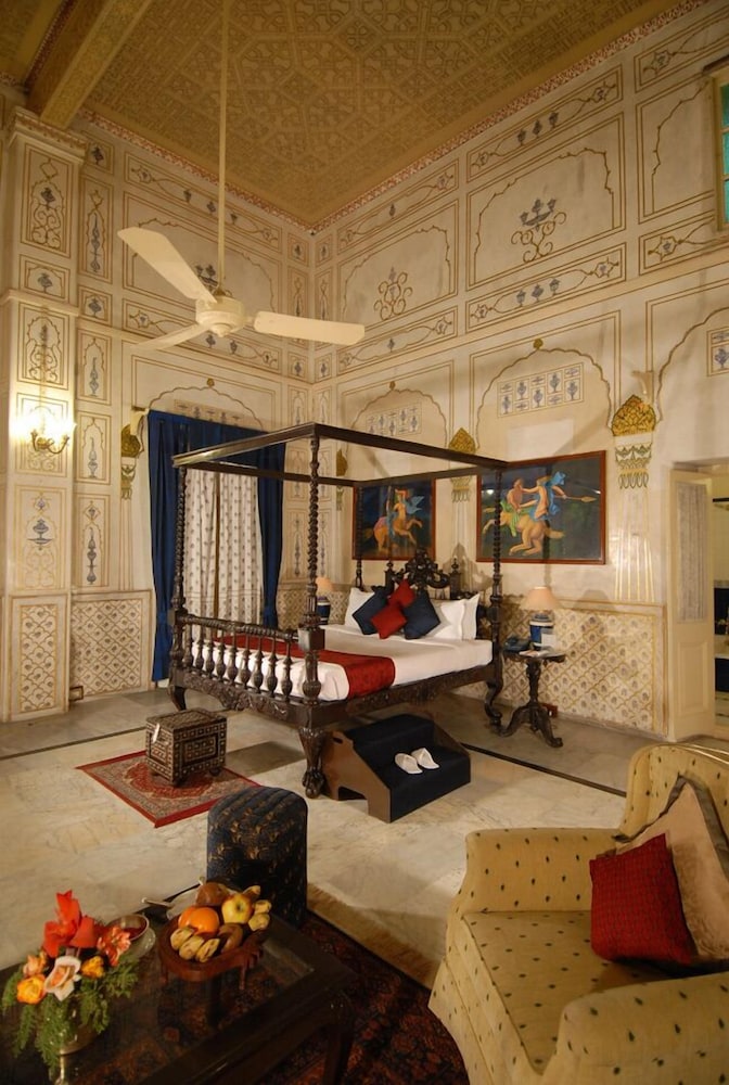 Laxmi Niwas Palace 42/65