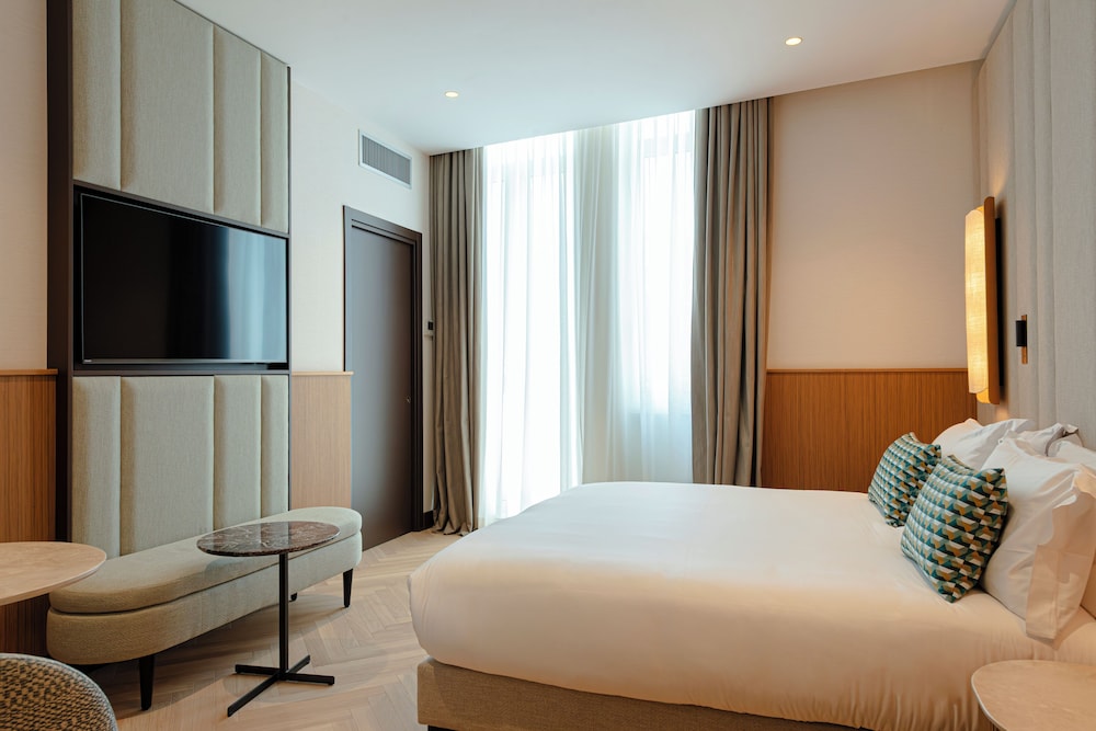جناح جونيور بسرير كينج مع أريكة، Circle 6 Rome Hotel 2/10