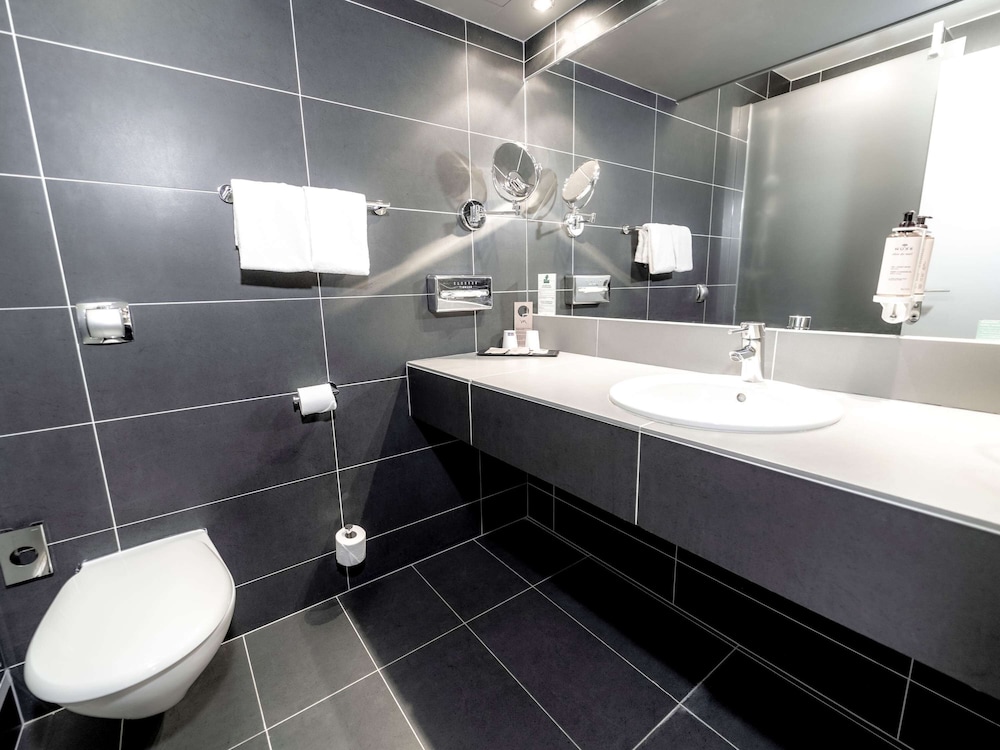 Mercure Bordeaux Lac Hotel 77/77