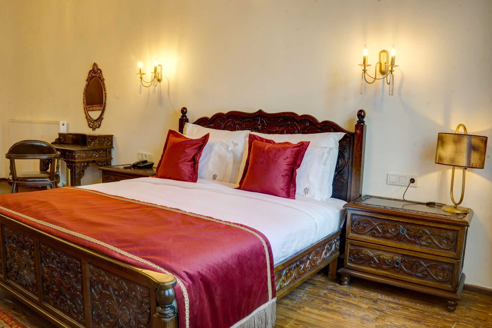 جناح سوبيريور، Four Mansions Hotel 2/3