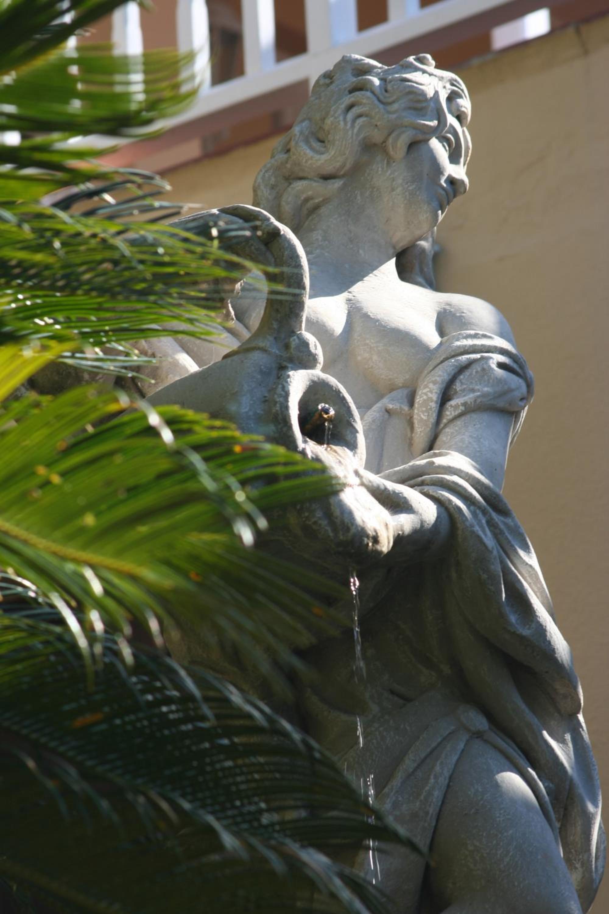 Goble Palms Guest Lodge Urban Retreat 38/49
