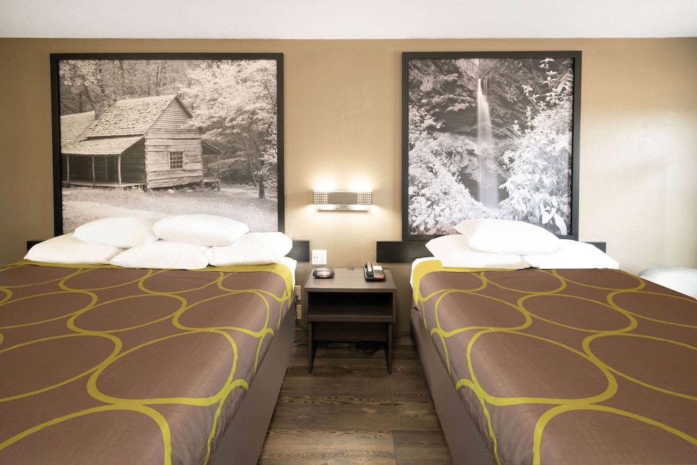 Super 8 by Wyndham Cleveland TN 19/36