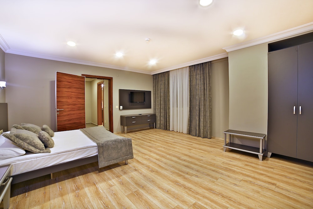 The Hera Premium Hotels 25/49