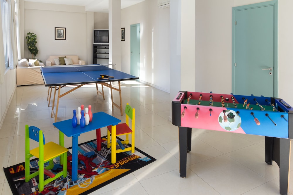 Gran Hotel Brisas del Hum 50/54