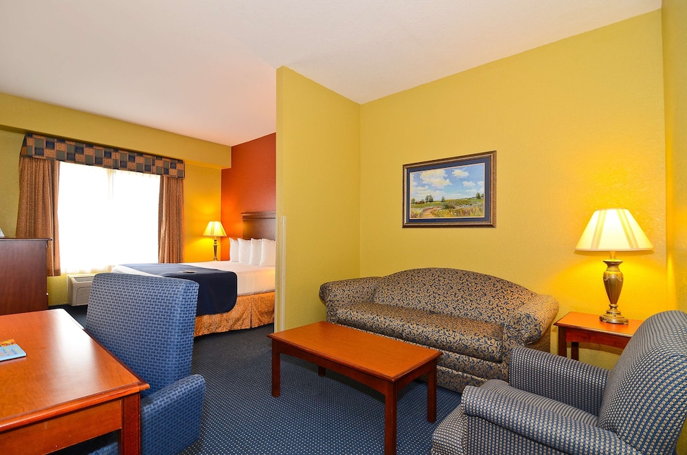 Executive Inn & Suites 28/39