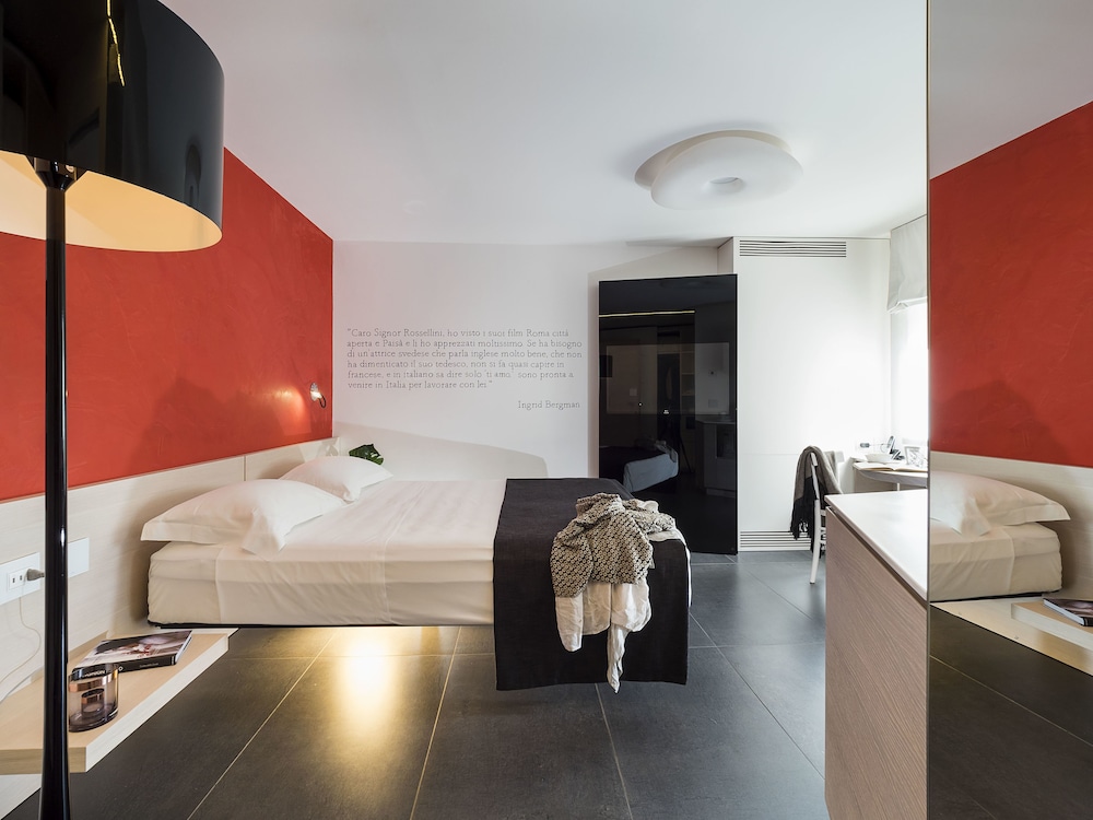 DUOMO SUITES & SPA 38/50