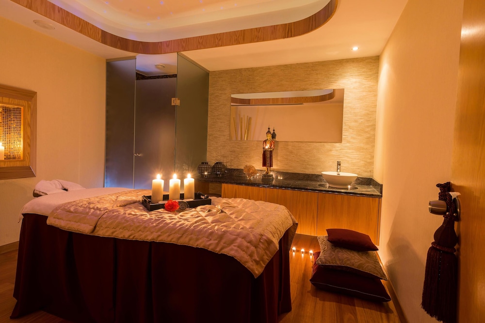 Constantinou Bros Athena Royal Beach Hotel - Adults Only 20/50
