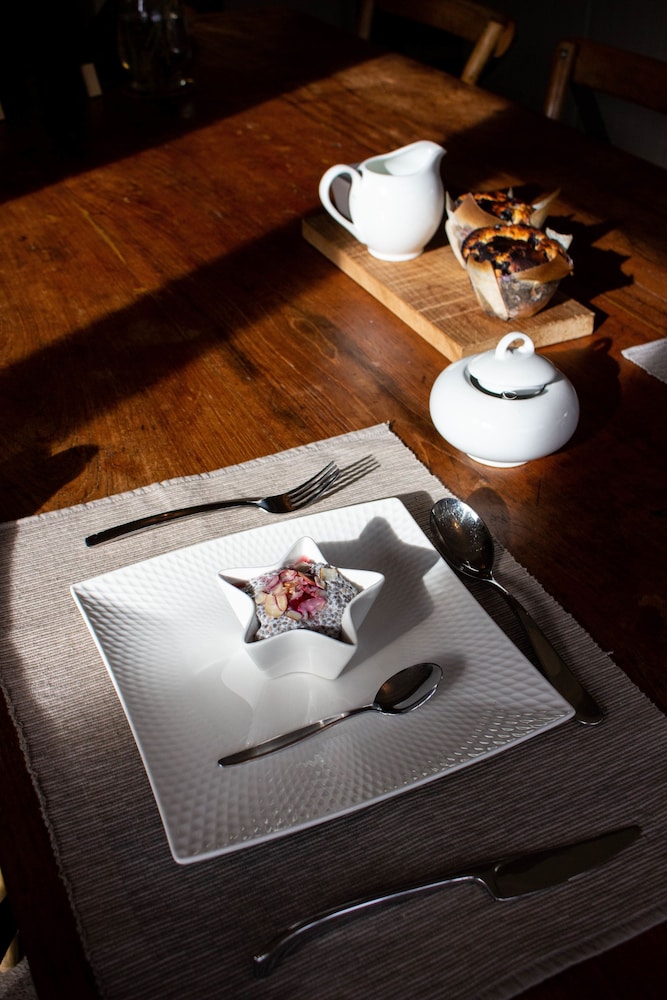 QUEENSTOWN COUNTRY LODGE 44/54