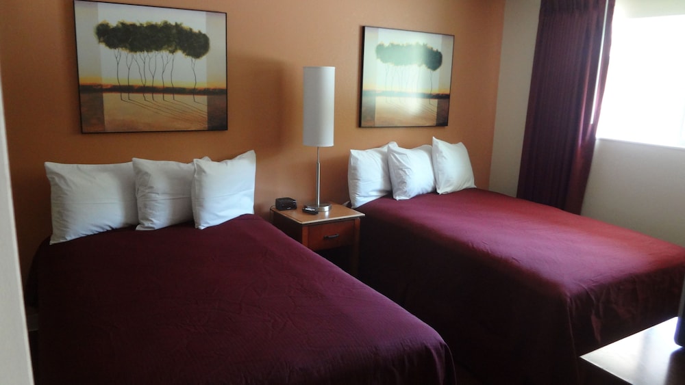Interurban Suites Hotel, a Dazzler Select by Wyndham 24/69