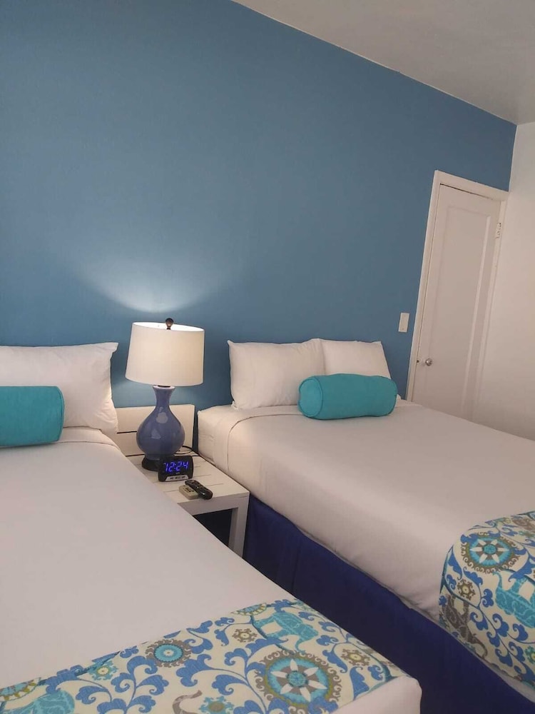 Beach Place Hotel 10/39