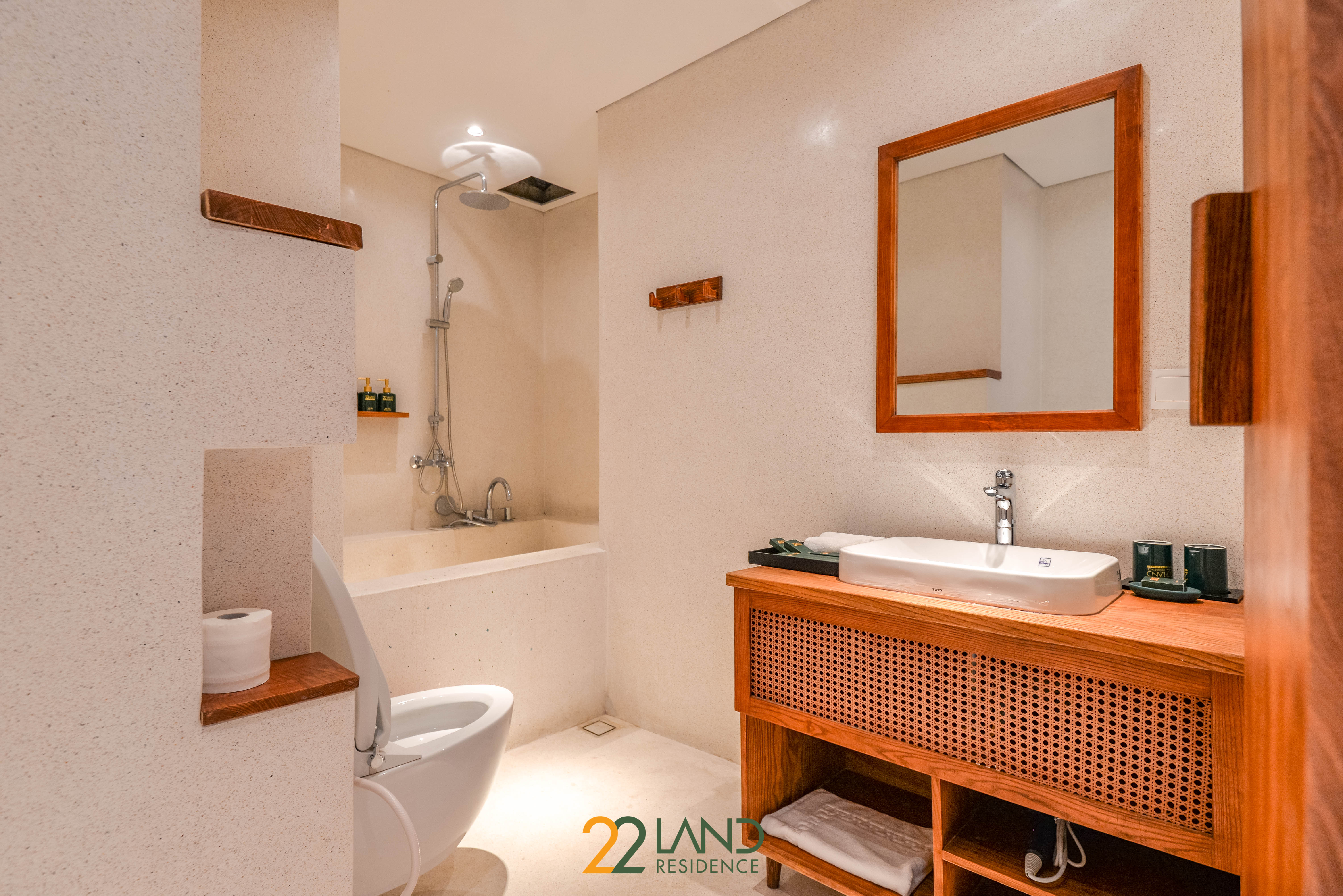 22Land Hotel and Residence 43/50