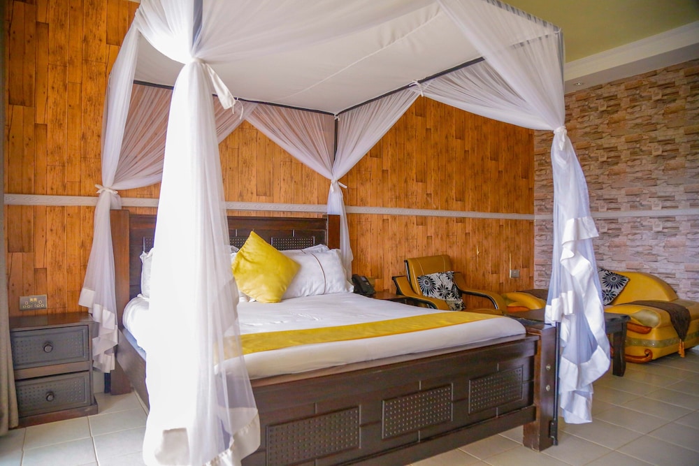 Nokras Riverine Hotel & Spa 14/34