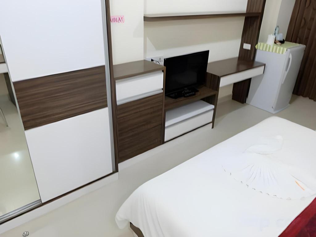 Bright Apartment Hat Yai 12/37