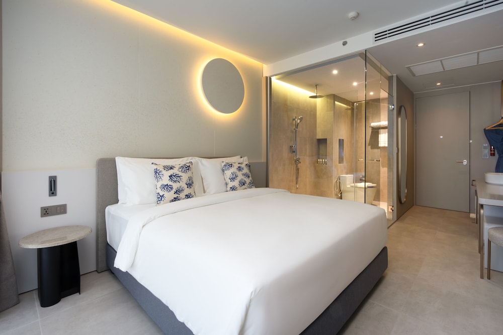AURORA, DELUXE, DOUBLE BED