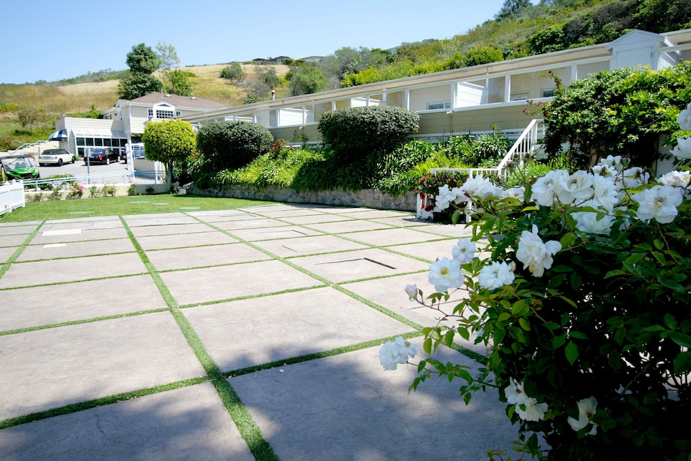 Malibu Country Inn 20/50