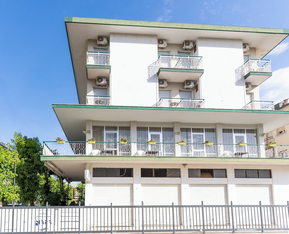 Hotel Mara 2/75