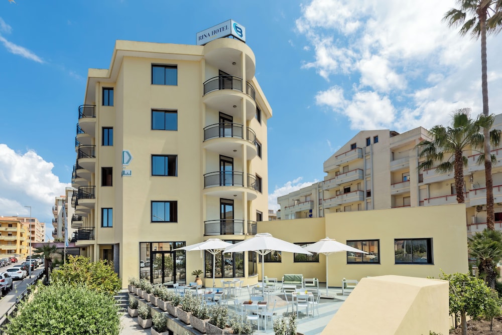 Rina Hotel 9/75
