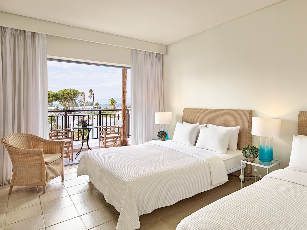 1 King and 1 Single Beds, Lateral Side Sea View