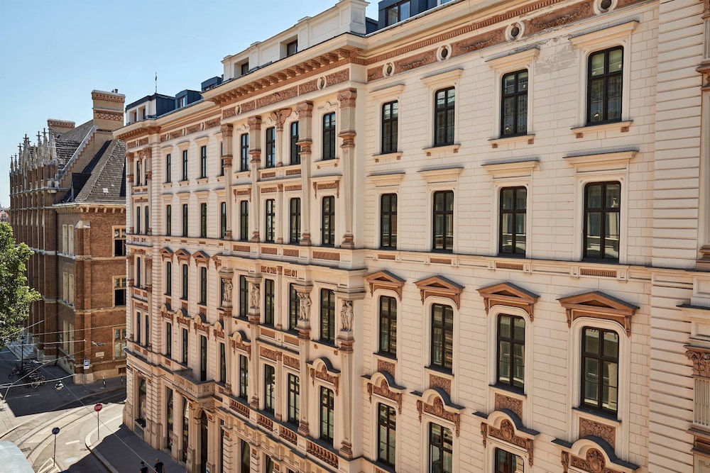 The Ritz Carlton Vienna 4/58