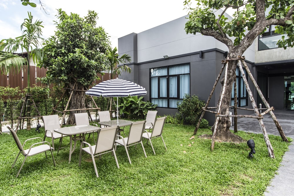 Cresco Hotel Buriram 97/100