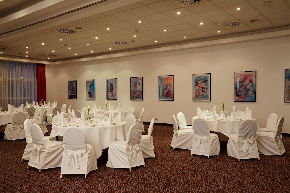 H+ HOTEL LEIPZIG HALLE 34/54
