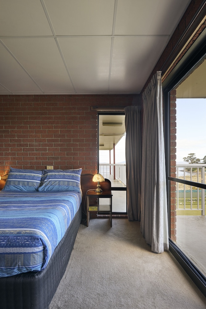 Swansea Waterloo Inn 8/50