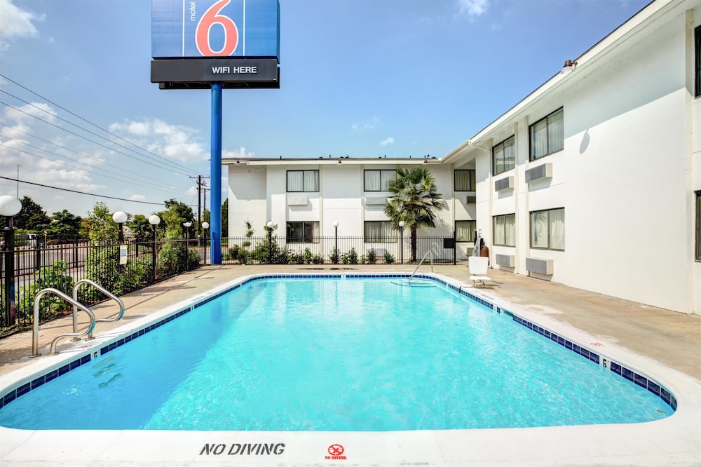 Motel6 Dallas, TX - South 40/43
