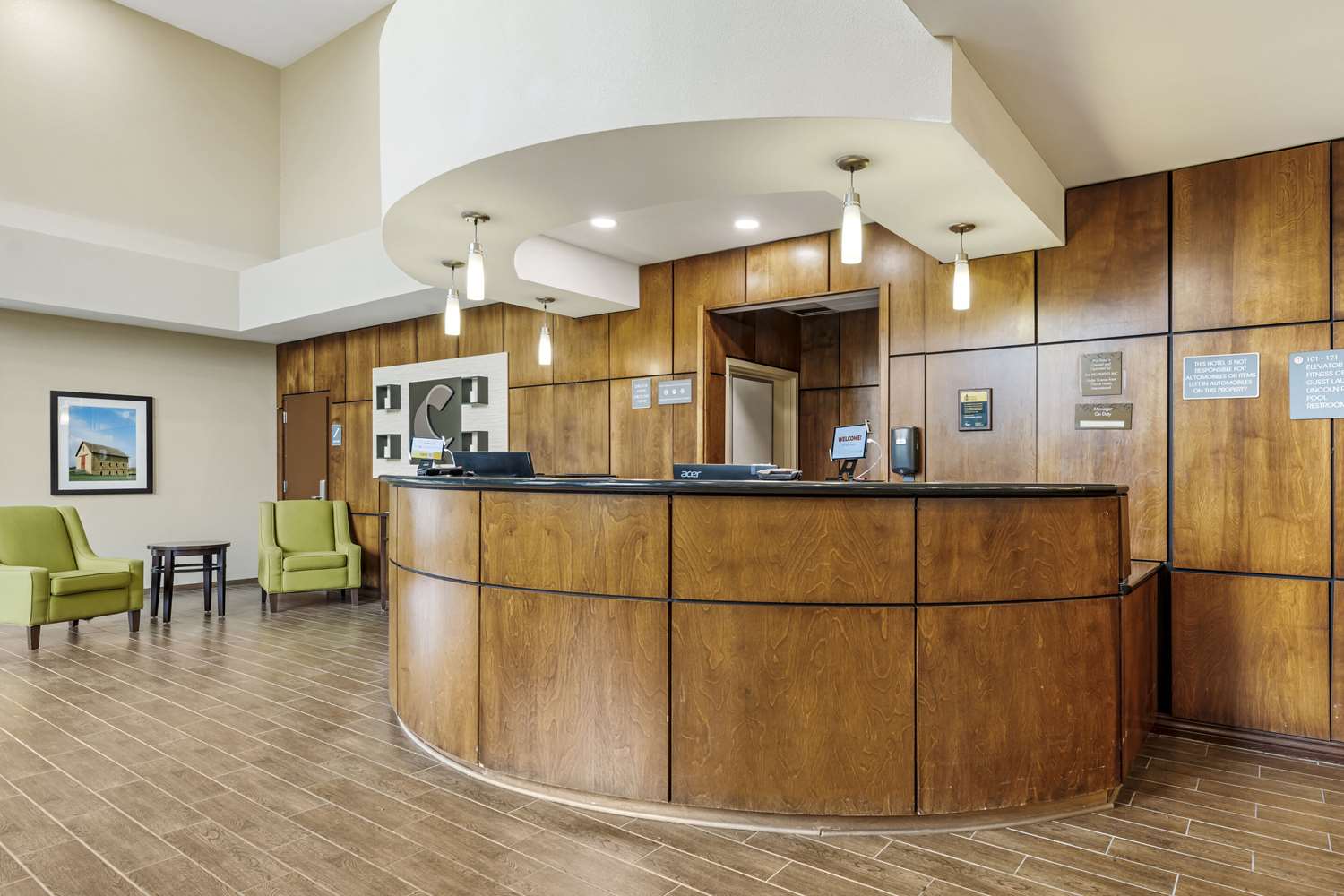 Comfort Suites East 7/42