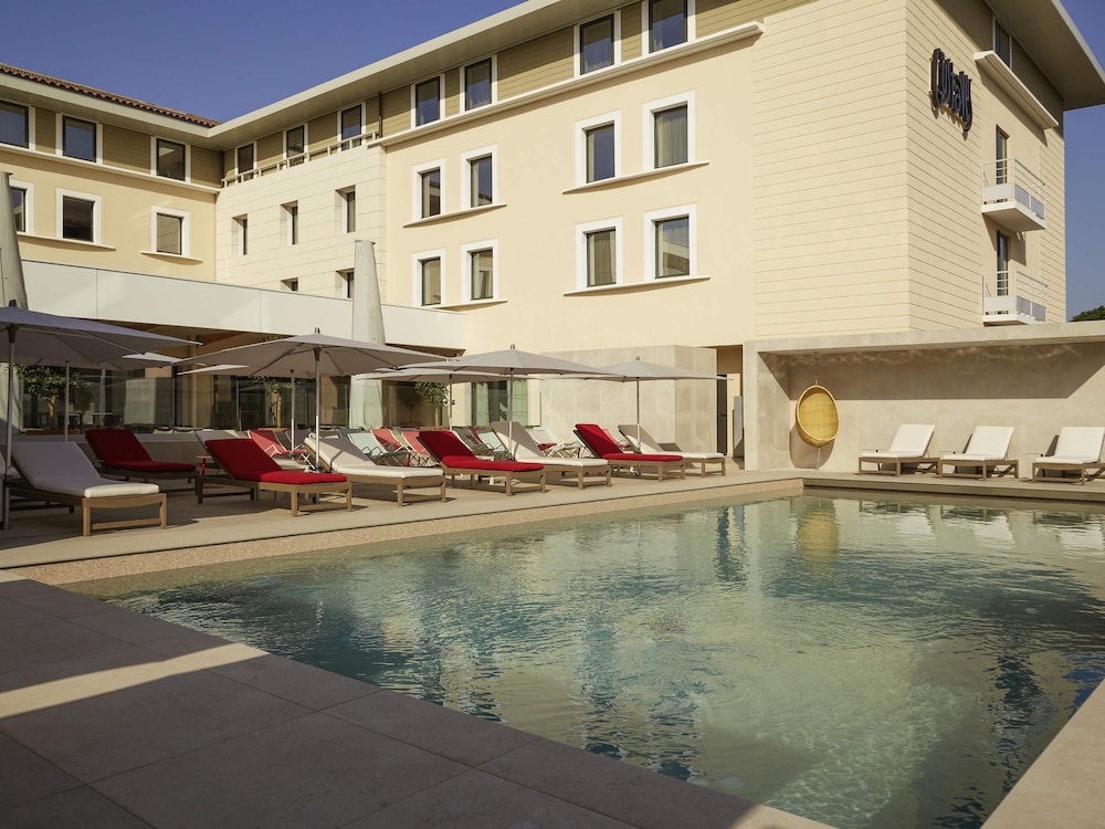 Mercure Avignon Gare TGV 76/78