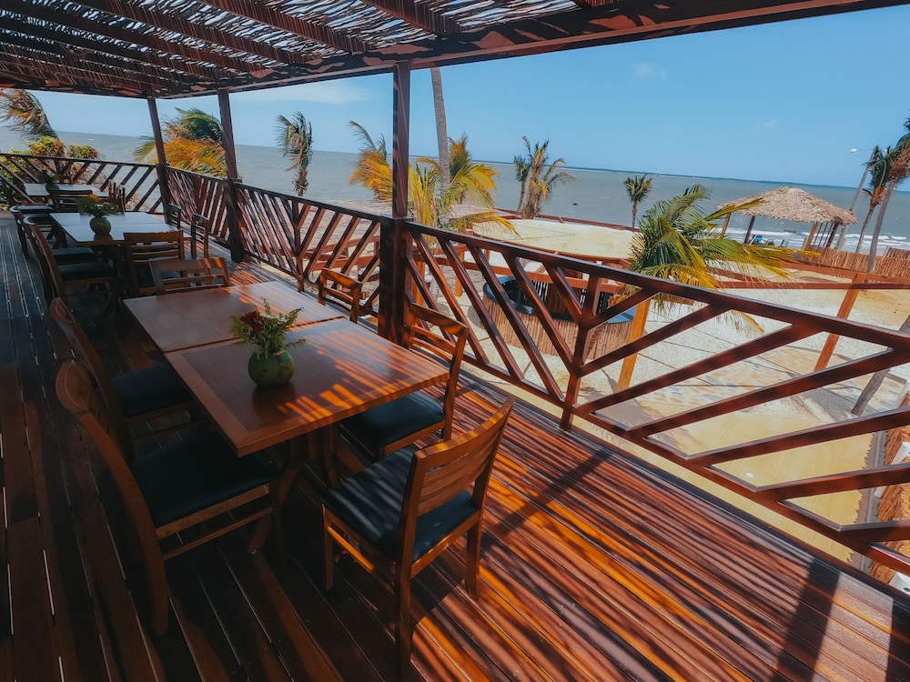 Oiti Beach Resort 35/50